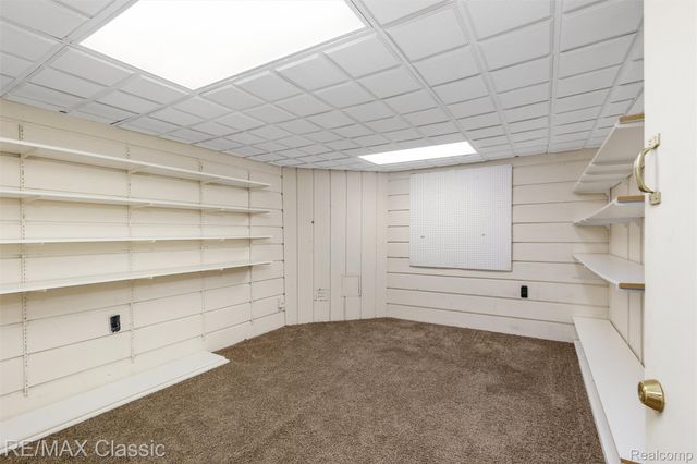 4268 Covered Bridge Road, Bloomfield Charter Township, MI 48302