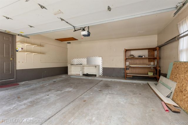 4268 Covered Bridge Road, Bloomfield Charter Township, MI 48302