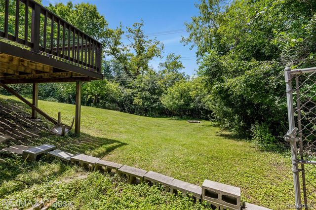 4268 Covered Bridge Road, Bloomfield Charter Township, MI 48302