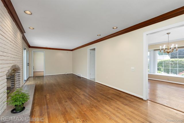 4268 Covered Bridge Road, Bloomfield Charter Township, MI 48302