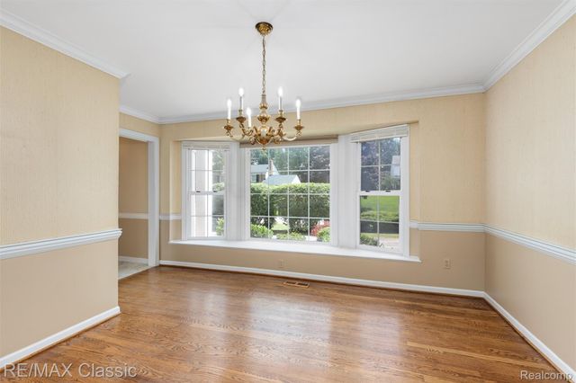 4268 Covered Bridge Road, Bloomfield Charter Township, MI 48302