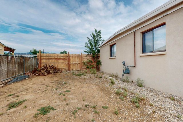 407 DALLAS Street NE, Albuquerque, NM 87108