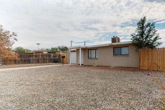 407 DALLAS Street NE, Albuquerque, NM 87108