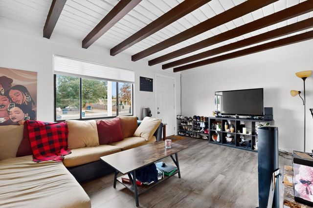 407 DALLAS Street NE, Albuquerque, NM 87108