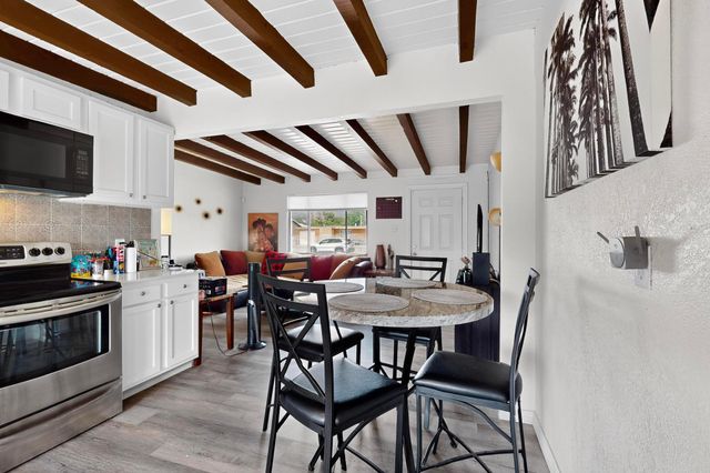 407 DALLAS Street NE, Albuquerque, NM 87108