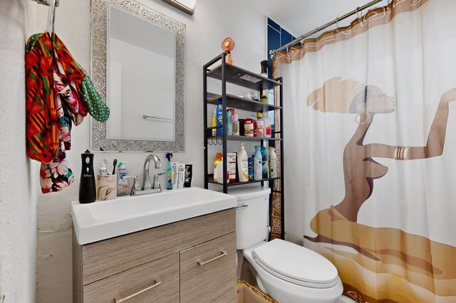 407 DALLAS Street NE, Albuquerque, NM 87108