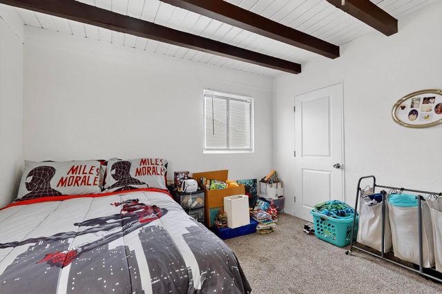 407 DALLAS Street NE, Albuquerque, NM 87108