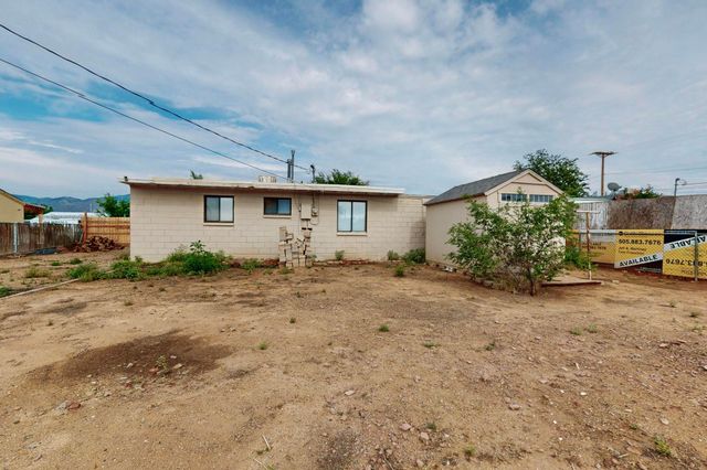 407 DALLAS Street NE, Albuquerque, NM 87108