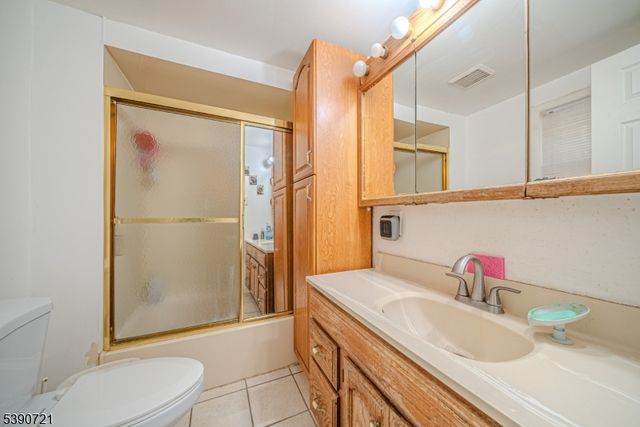 69 Linda Vista Ave, North Haledon Boro, NJ 07508