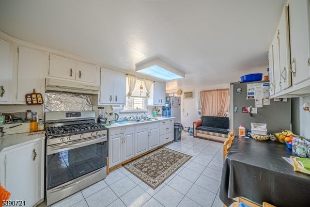 69 Linda Vista Ave, North Haledon Boro, NJ 07508