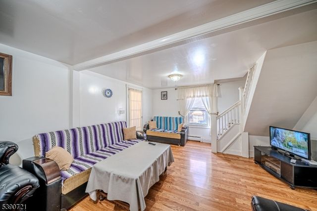 69 Linda Vista Ave, North Haledon Boro, NJ 07508