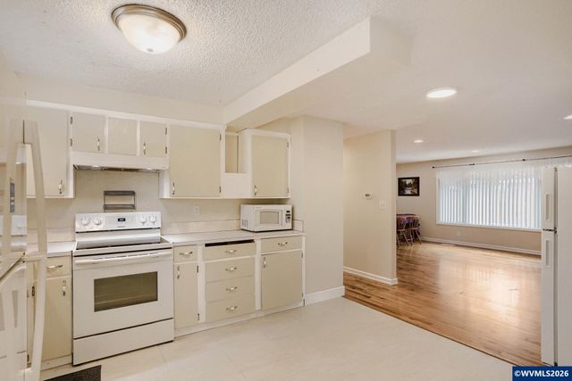 1313 Shady Ln NE, Keizer, OR 97303