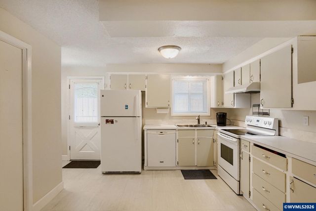 1313 Shady Ln NE, Keizer, OR 97303