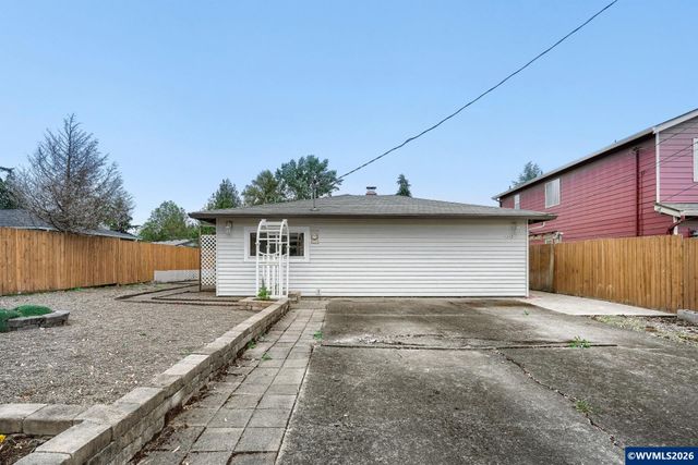 1313 Shady Ln NE, Keizer, OR 97303