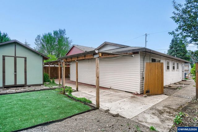 1313 Shady Ln NE, Keizer, OR 97303
