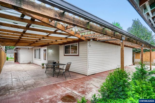 1313 Shady Ln NE, Keizer, OR 97303
