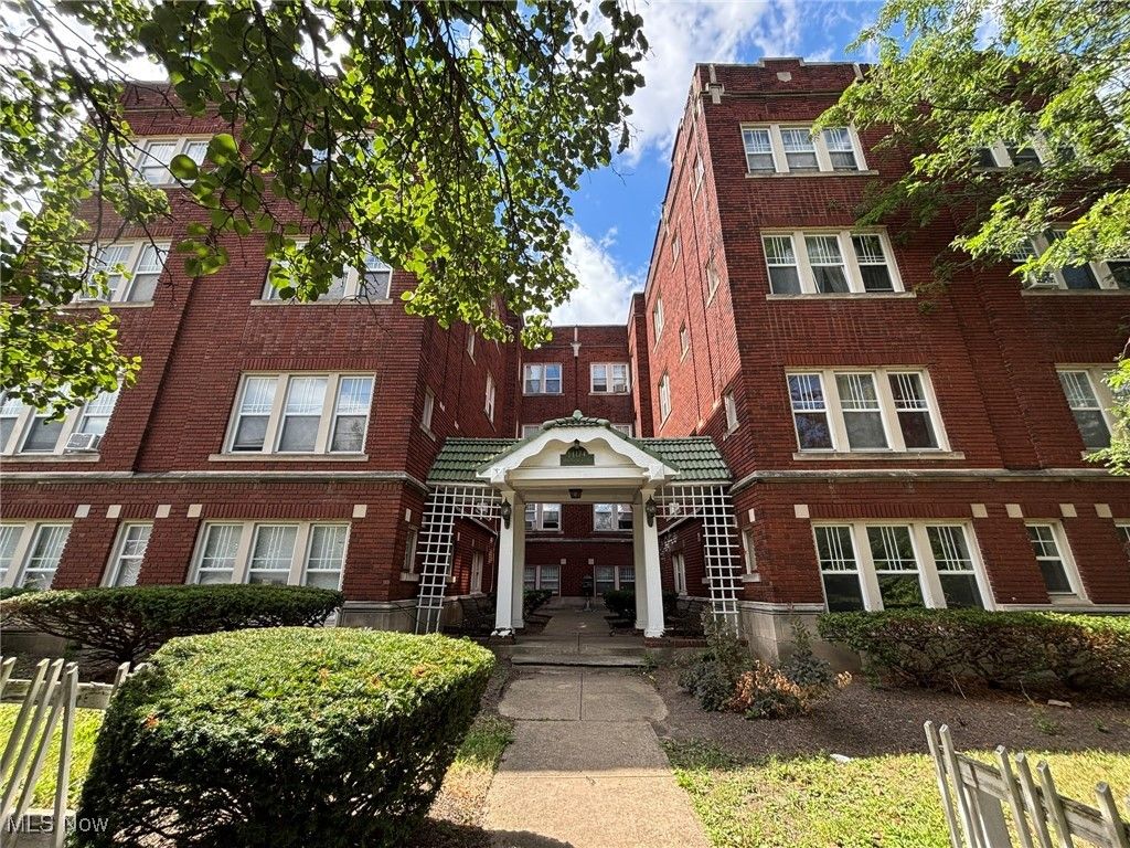 14174 Superior Road, Cleveland Heights, OH 44118