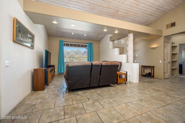 5040 Rock House Road, Las Cruces, NM 88011