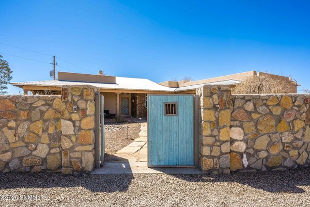 5040 Rock House Road, Las Cruces, NM 88011
