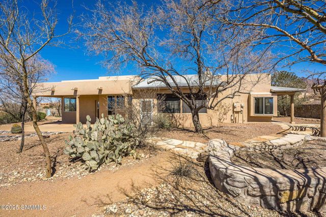 5040 Rock House Road, Las Cruces, NM 88011