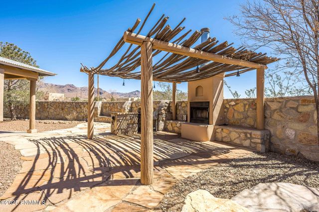 5040 Rock House Road, Las Cruces, NM 88011
