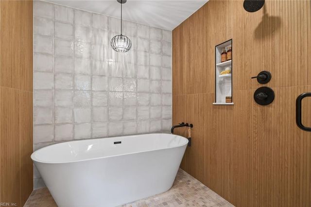 7125 Grayfalcon DR, Norfolk, VA 23518