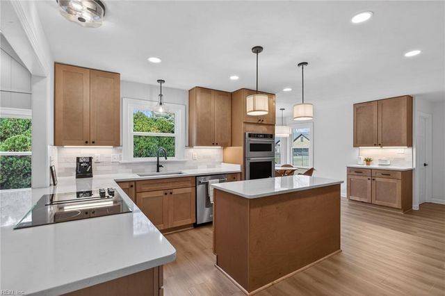 7125 Grayfalcon DR, Norfolk, VA 23518