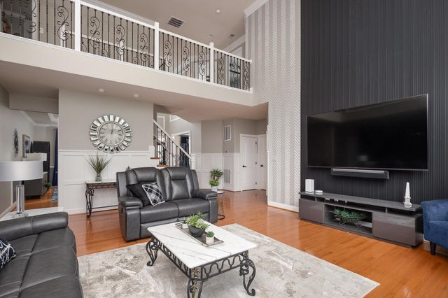5774 SOLHEIM CUP DR, Haymarket, VA 20169