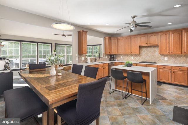 5774 SOLHEIM CUP DR, Haymarket, VA 20169