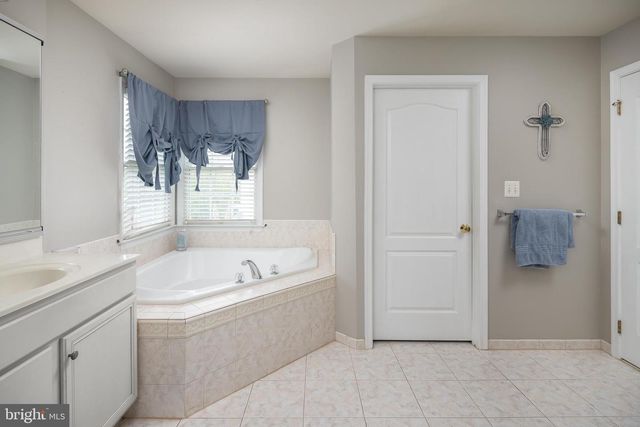 5774 SOLHEIM CUP DR, Haymarket, VA 20169