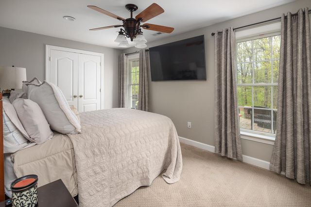 5774 SOLHEIM CUP DR, Haymarket, VA 20169