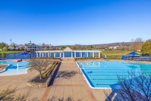 5774 SOLHEIM CUP DR, Haymarket, VA 20169