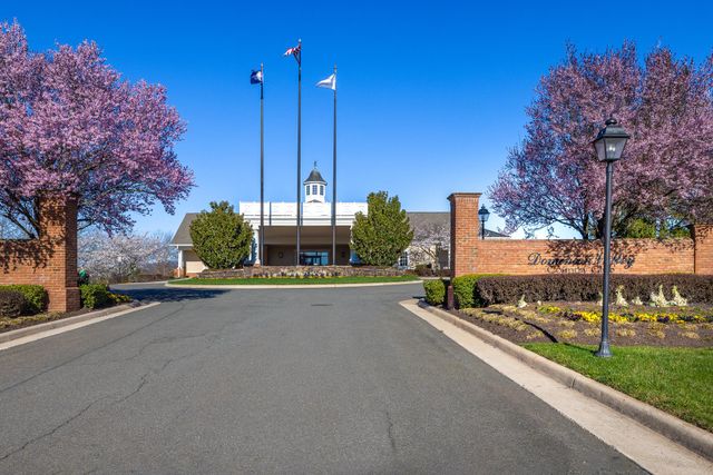 5774 SOLHEIM CUP DR, Haymarket, VA 20169