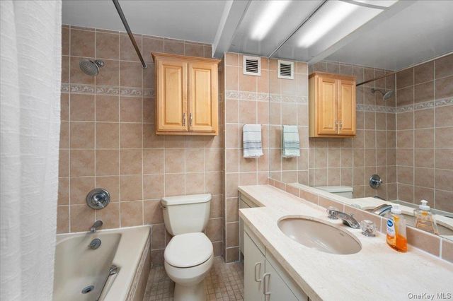 10 Cottage Place 12F, White Plains, NY 10601