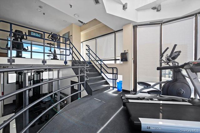 10 Cottage Place 12F, White Plains, NY 10601