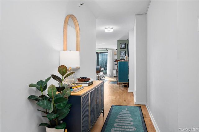 10 Cottage Place 12F, White Plains, NY 10601