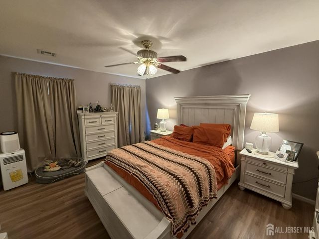 15 Sutton Place, Helmetta, NJ 08828