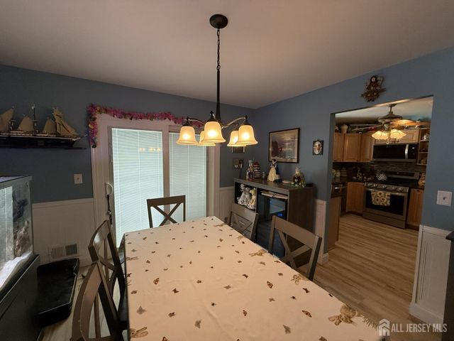 15 Sutton Place, Helmetta, NJ 08828