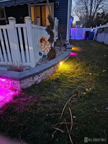 15 Sutton Place, Helmetta, NJ 08828