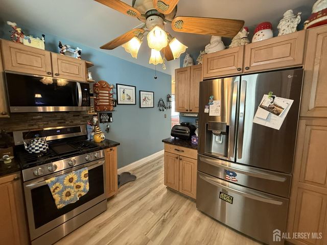 15 Sutton Place, Helmetta, NJ 08828