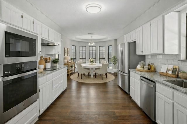 2305 Meadowlark Lane, Bedford, TX 76021