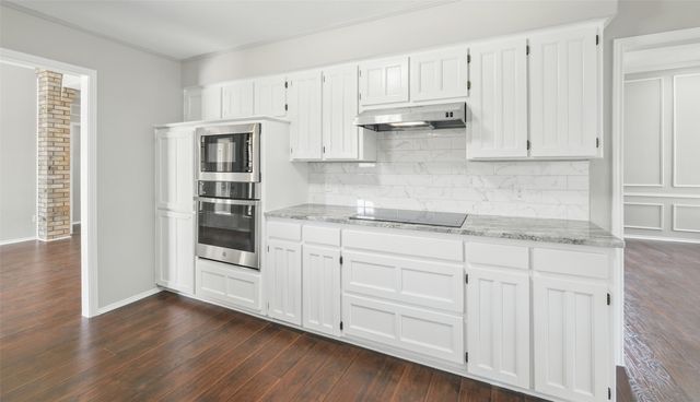 2305 Meadowlark Lane, Bedford, TX 76021