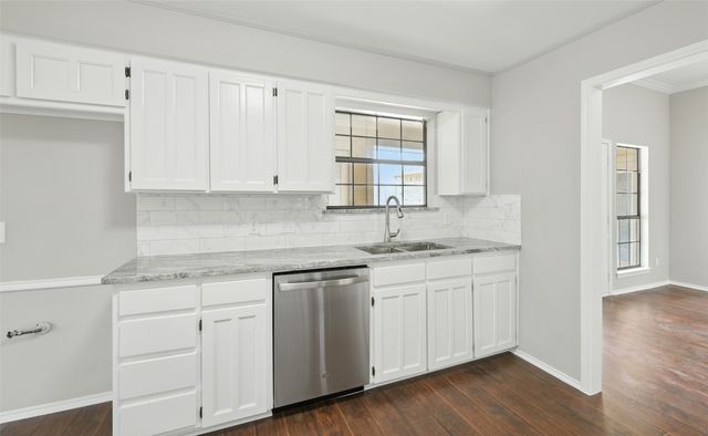 2305 Meadowlark Lane, Bedford, TX 76021