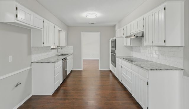 2305 Meadowlark Lane, Bedford, TX 76021