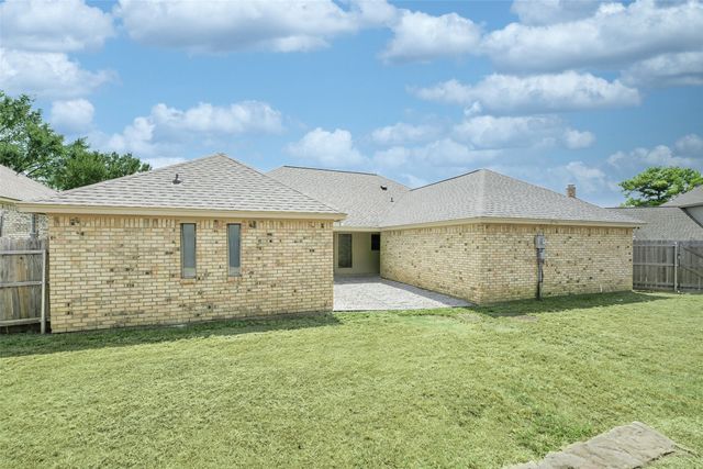 2305 Meadowlark Lane, Bedford, TX 76021