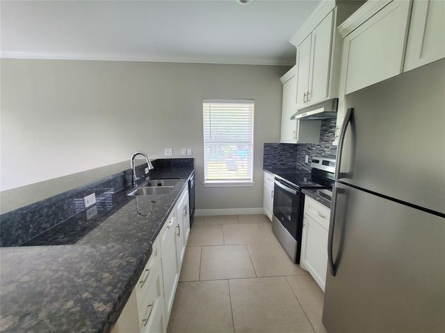 501 E Davis Street A, Conroe, TX 77301