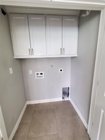 501 E Davis Street A, Conroe, TX 77301