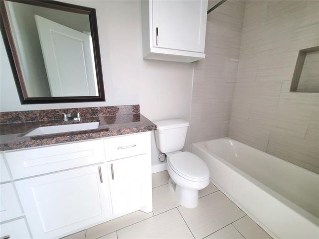 501 E Davis Street A, Conroe, TX 77301