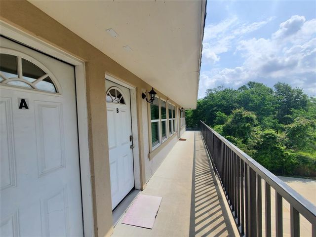 501 E Davis Street A, Conroe, TX 77301
