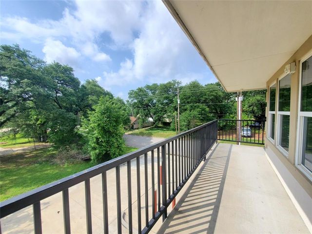 501 E Davis Street A, Conroe, TX 77301